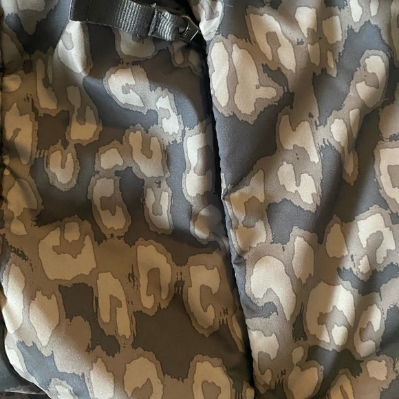 North Face Girl’s Reversible Parka- Size Small (7-8) Like New Grey - Picture 10 of 10